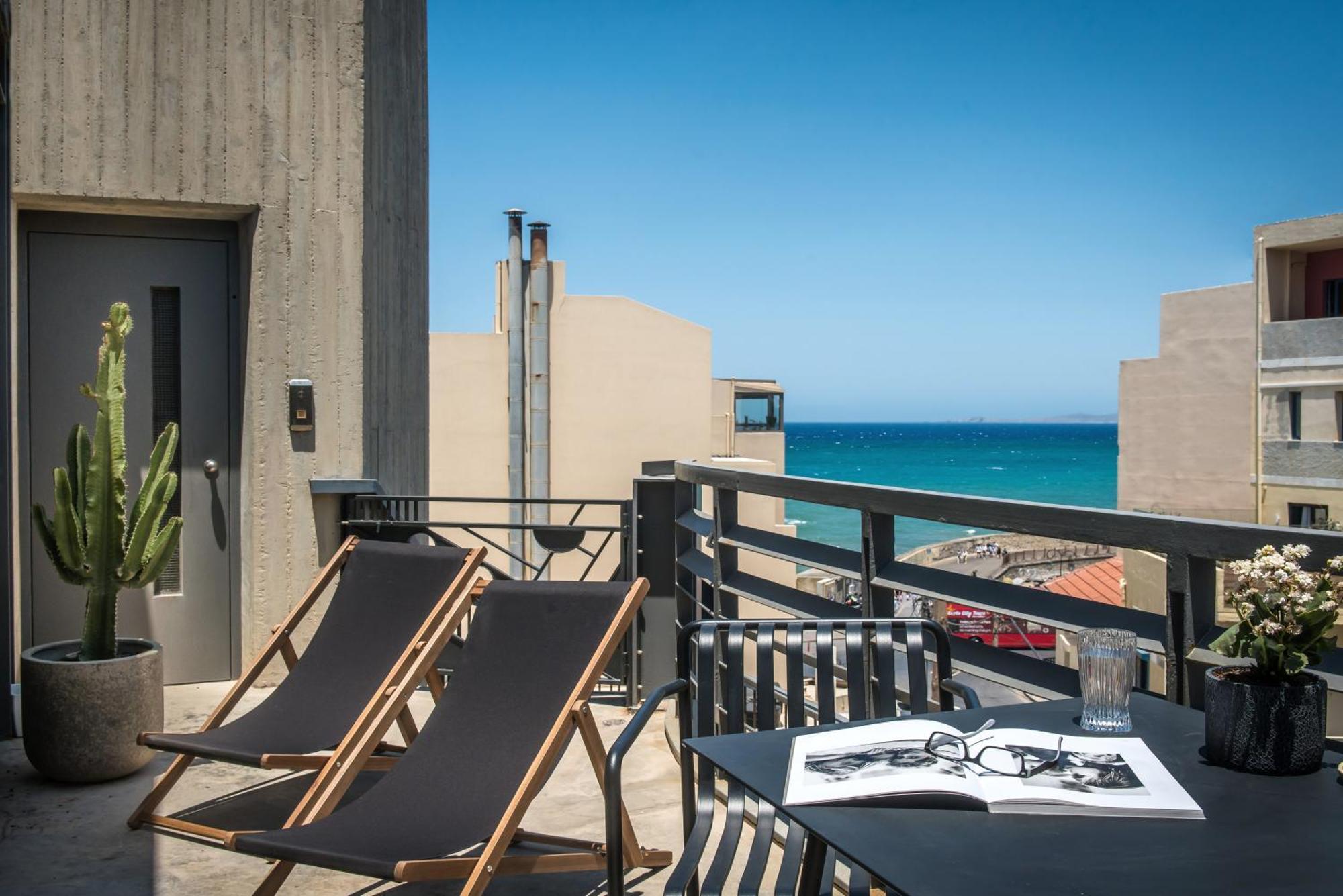The Blossom Loft - City Center Apartment With Balcony Sea View イラクリオン エクステリア 写真